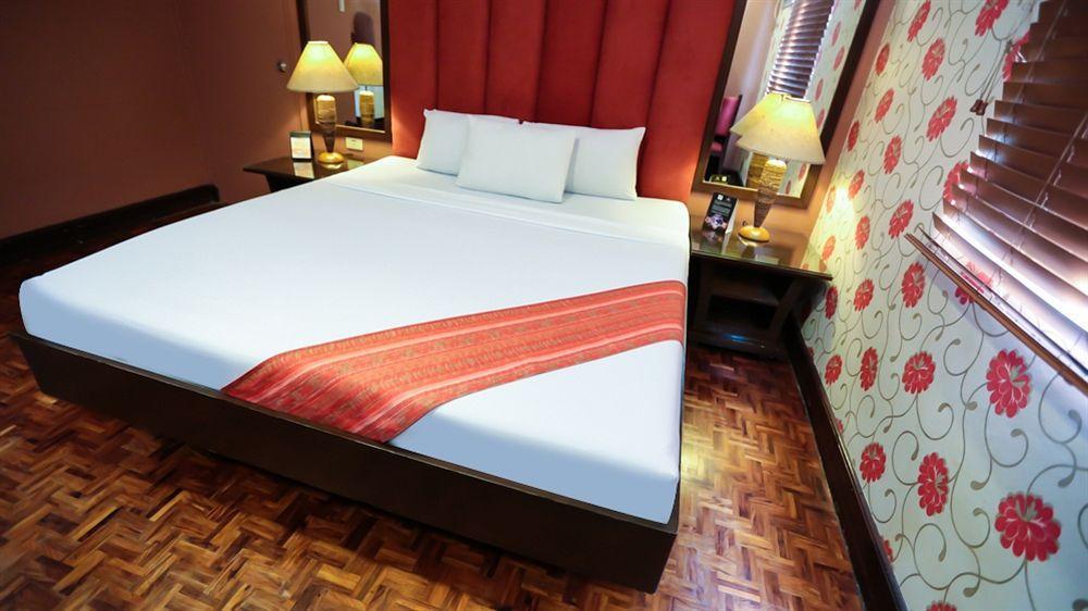 Hotel La Corona De Lipa Lipa City Екстер'єр фото