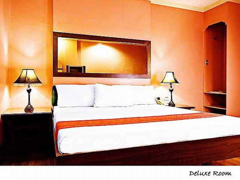 Hotel La Corona De Lipa Lipa City Екстер'єр фото