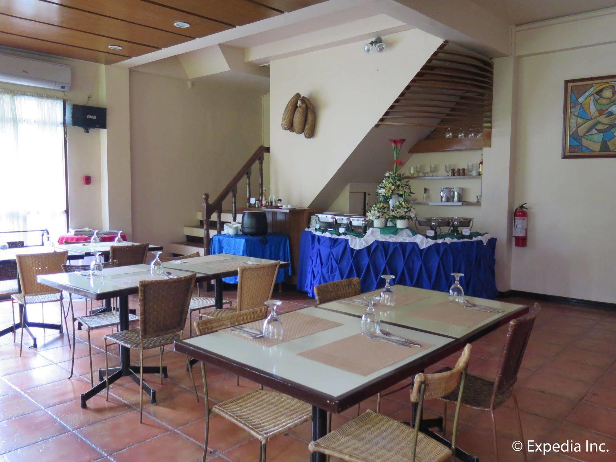 Hotel La Corona De Lipa Lipa City Екстер'єр фото