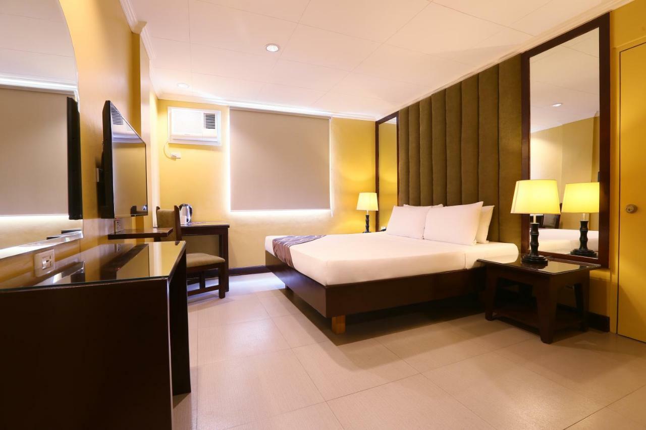 Hotel La Corona De Lipa Lipa City Екстер'єр фото
